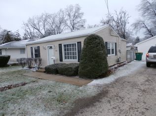 1382 Moshier Ave, Galesburg, IL 61401