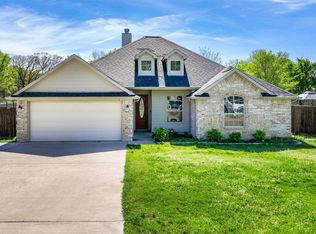 107 Janice Ln, Mabank, TX 75156
