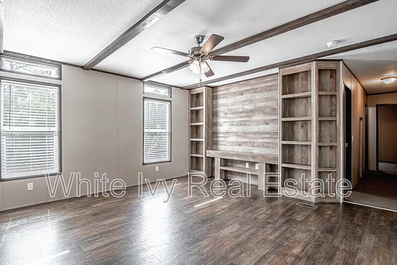 3 bed, 2.0 bath, 1216 sqft, $1,250 — Photo 4