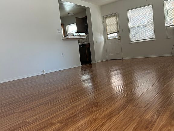 4th image of 1044 N Kenwood St #1044