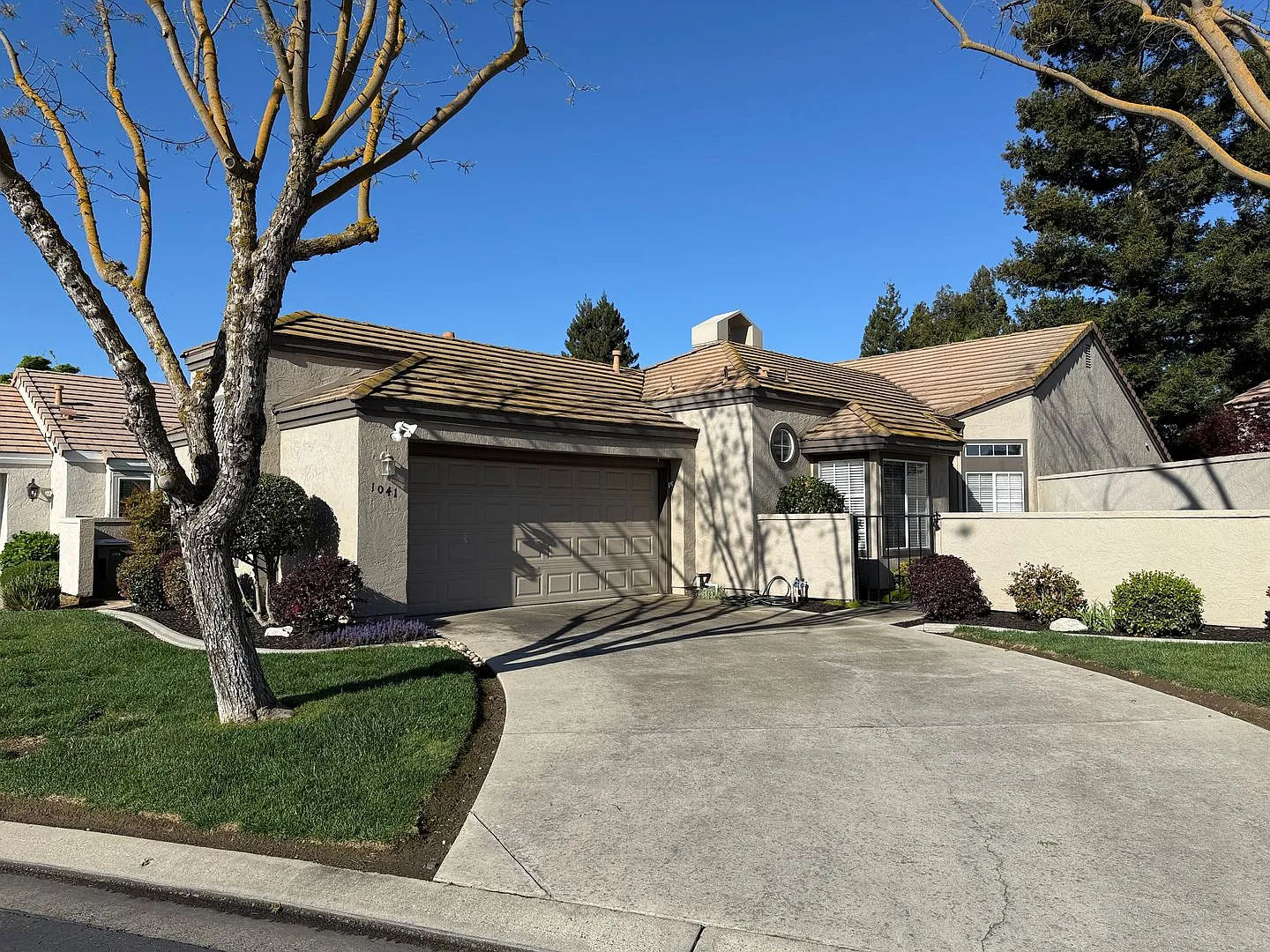 1041 Copper Landing Ct photo 1