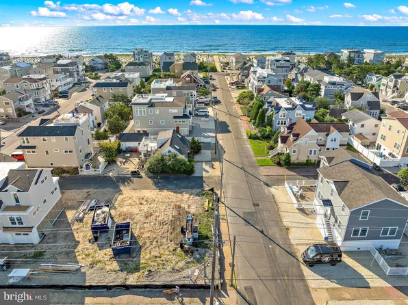 1 E 49th St, Beach Haven, NJ 08008