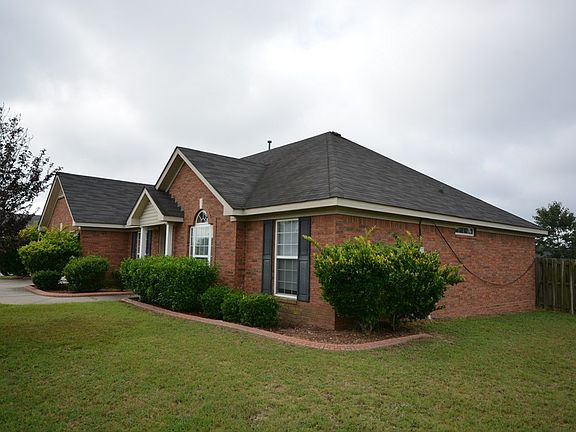 2nd image of 3406 Essex Pl