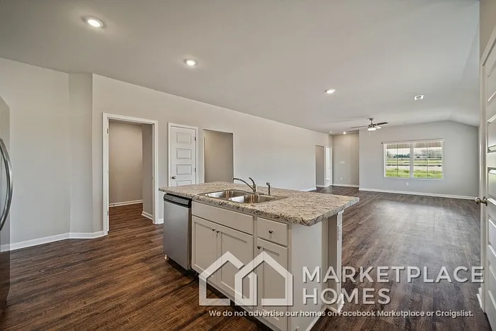 4022 Ryan Dr SW — Photo 10