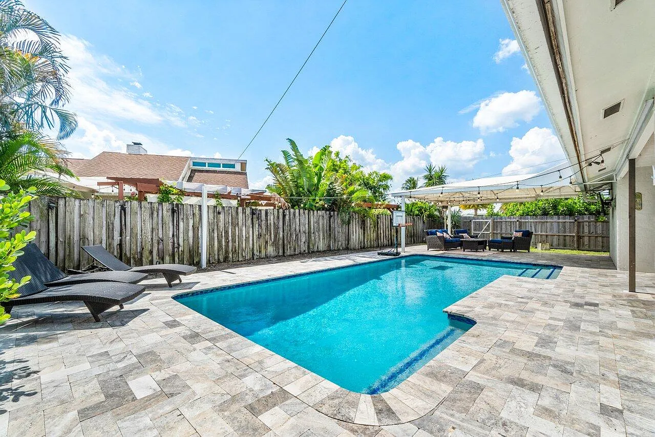 4 bed, 2.0 bath, 1740 sqft, $5,000 — Photo 1
