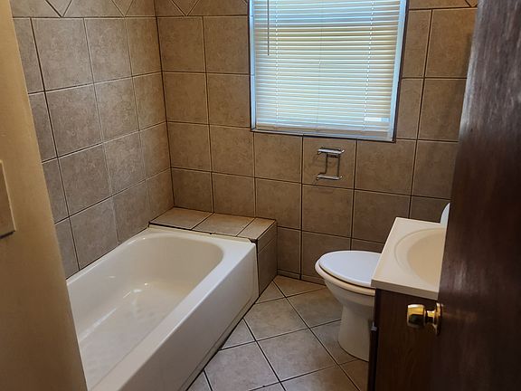 5th image of 4260 Larchmont St #2