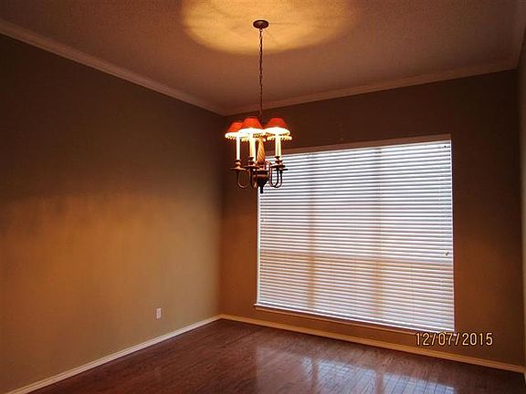 4th image of 1920 N Collegiate Dr
