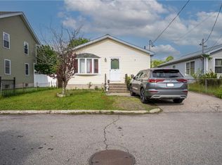 102 Kenmore St, Pawtucket, RI 02861