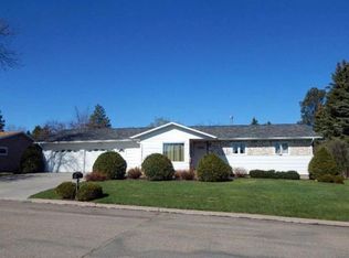 217 15th Ave NE, Devils Lake, ND 58301