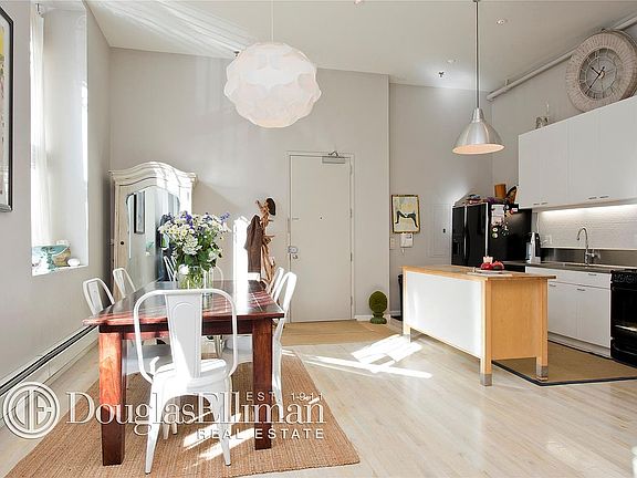 2nd image of 468 Greenwich St Unit 1SOUTH