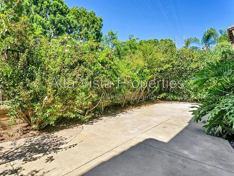 2785 Matera Ln — Photo 30
