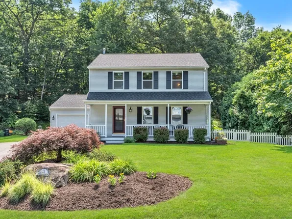 12 Scott Hollow Dr, Holyoke, MA 01040