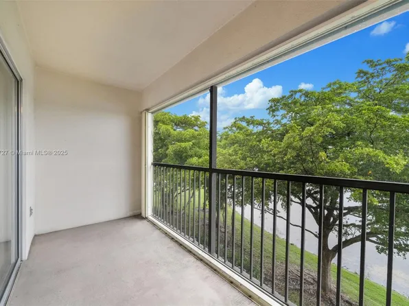 13701 SW 12th St APT 405A, Pembroke Pines, FL 33027