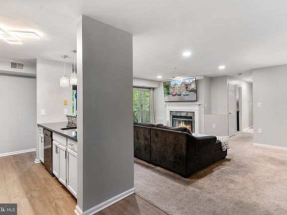 4th image of 9720 Lake Pointe Ct APT 204