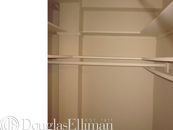 4th image of 141 E 89th St APT 6L