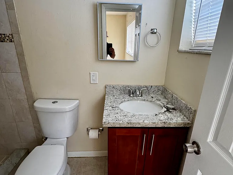 2824 N Dixie Hwy #2824 — Photo 6