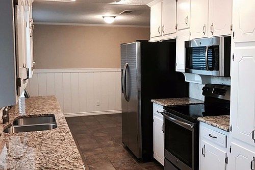 2nd image of 6108 Waller Ln