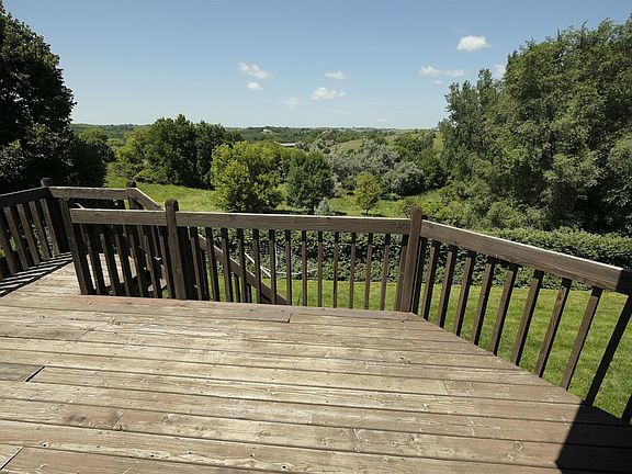 4th image of 8 Deer Haven Dr