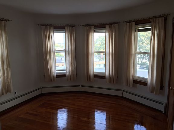 2nd image of 54 Hereford St #1ST