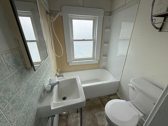 3rd image of 100 S College Ave APT 11