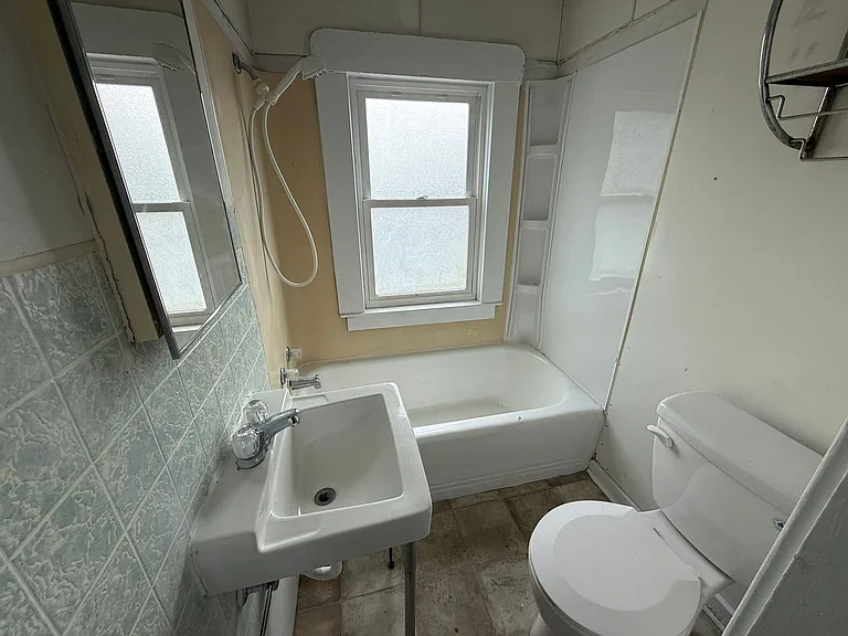 100 S College Ave #11 — Photo 3