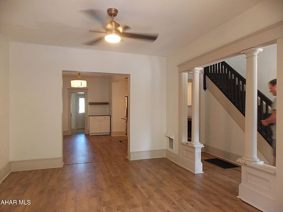 3rd image of 316 22nd Ave