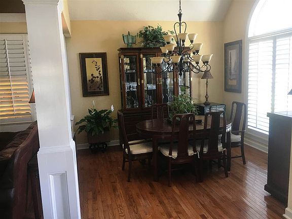 5th image of 318 Loch Lomond Dr