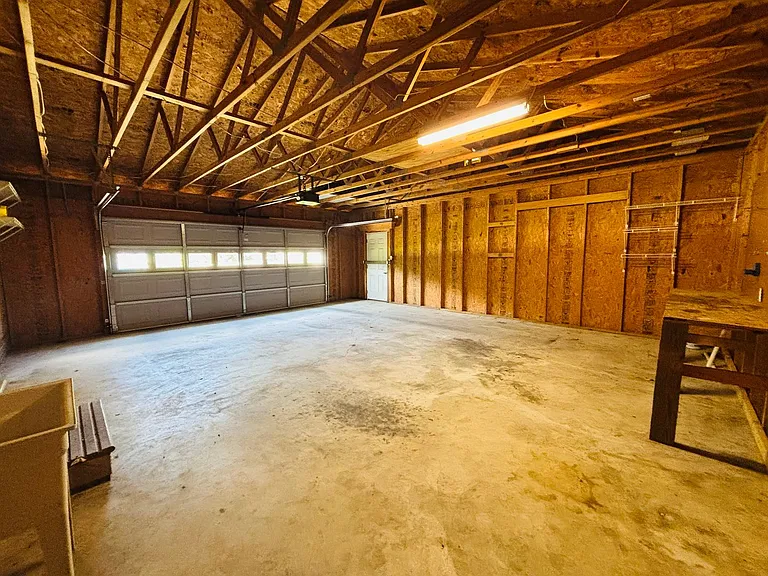 1302 Sandy Cir — Photo 10