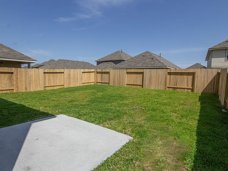 24410 Borelli Dr — Photo 7
