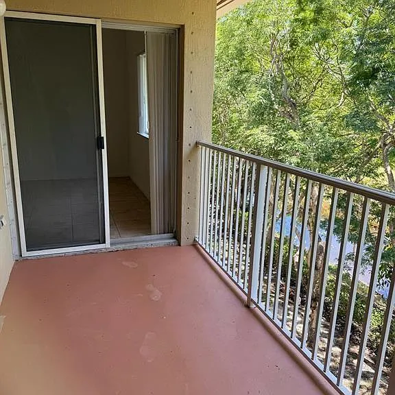 2941 Riverside Dr #303 — Photo 18