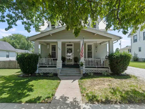 733 E Jefferson St, Washington, IA 52353