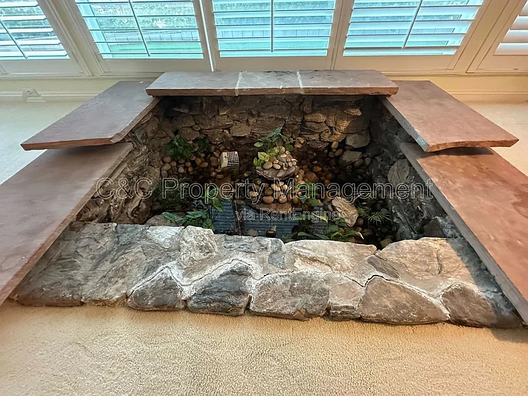 425 Edgerton Dr — Photo 16