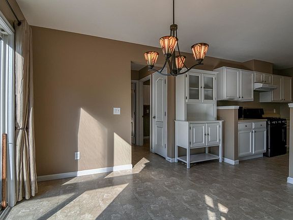 3rd image of 1071 Rivermeade Dr
