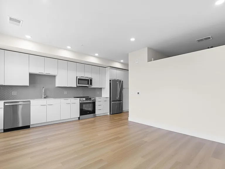 Frameline Apartments — Photo 22