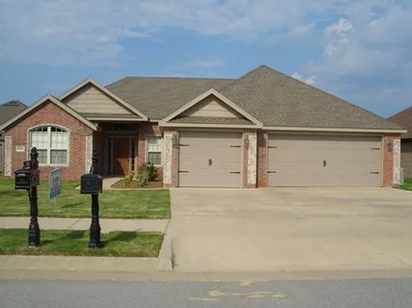 3004 N 17th St, Rogers, AR 72756