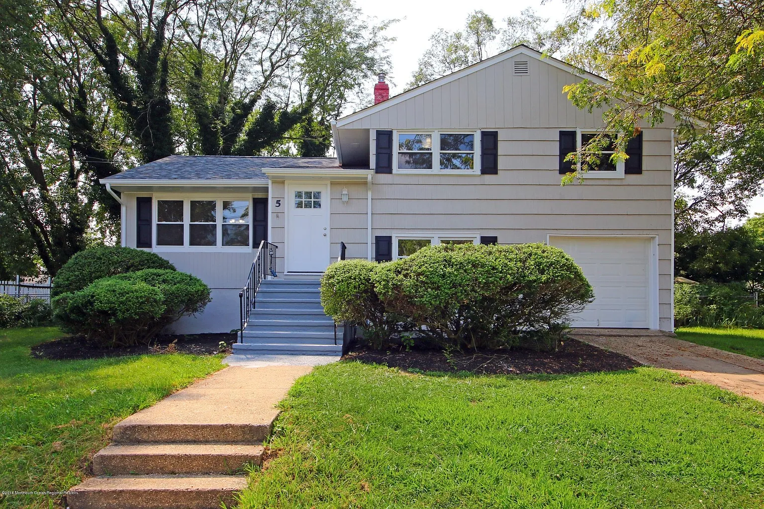 5 Coral Way photo 1