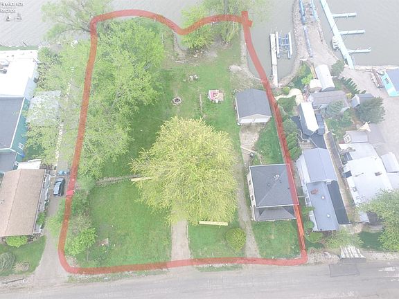 2nd image of 2330 River Ave