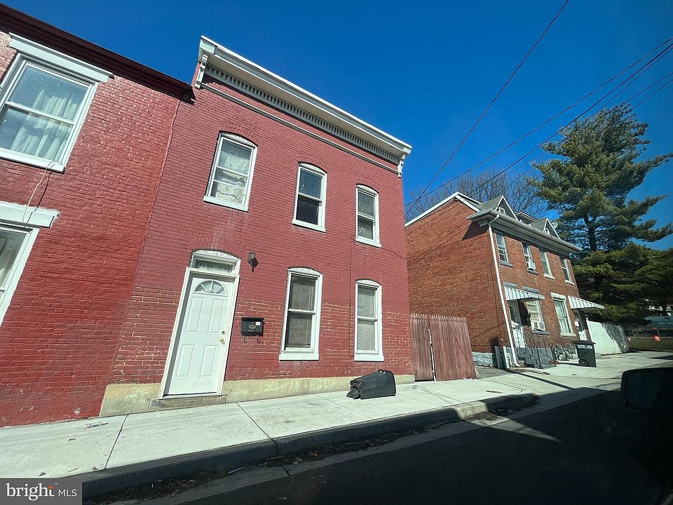 1st image of 146 Polk St