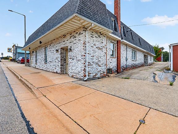 2nd image of 544 Main St