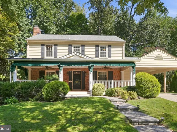 5711 Cheshire Dr, Bethesda, MD 20814