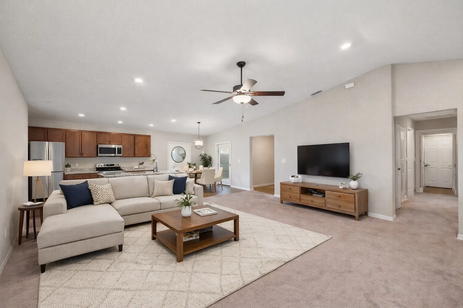3 bed, 1486 sqft, $2,200 — Photo 4