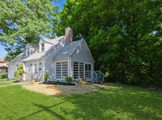 111 16th Ave, Moline, IL 61265