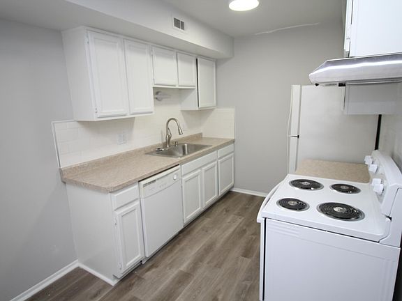 4th image of 1824 N Washington Ave APT 103