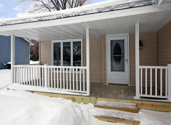 3rd image of 719 79th Ave N