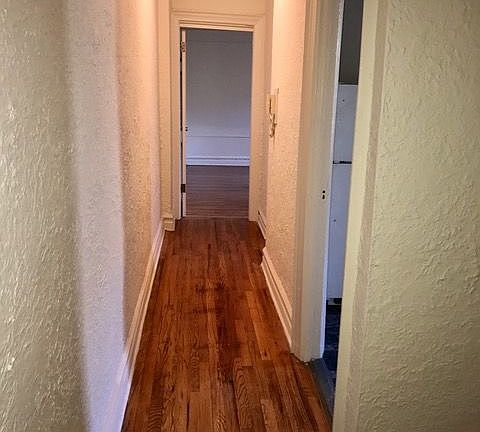 4th image of 850 E 31st St APT D11