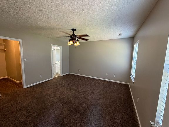 4th image of 3447 Jeanne Ln