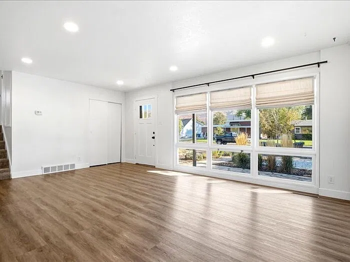 5 bed, 2.5 bath, 1700 sqft, $2,195 — Photo 4