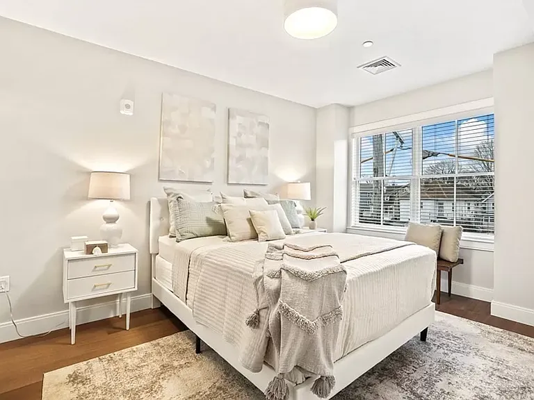 425 Lagrange St #210 — Photo 9