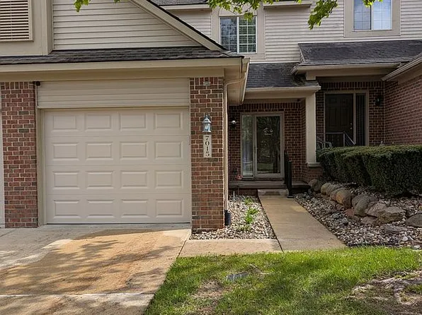 7015 Magnolia Ln #2, Waterford, MI 48327