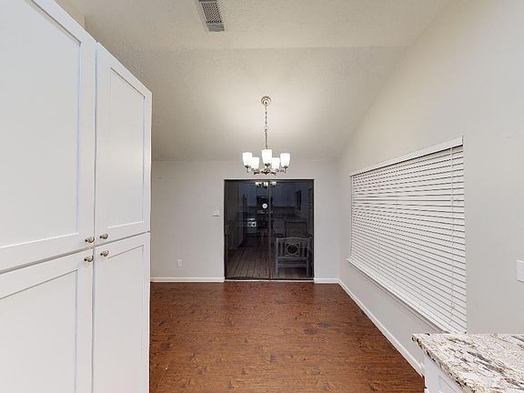 4th image of 90 S Cobble Hill Pl